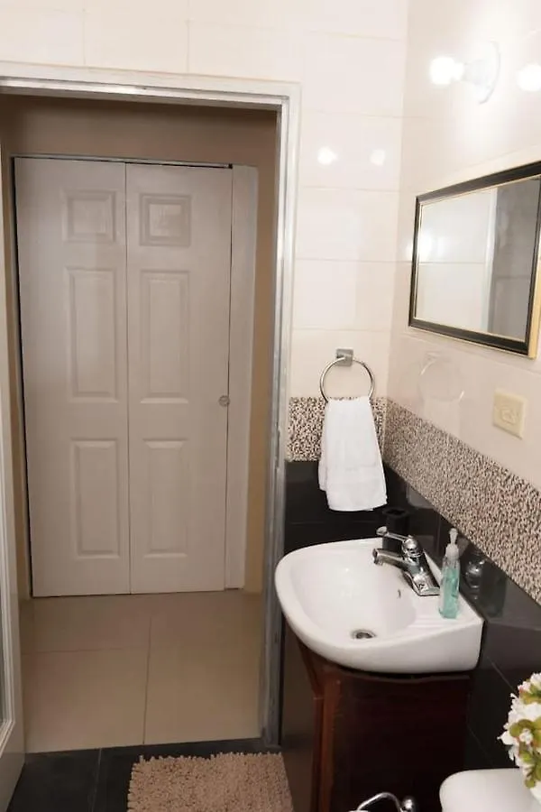 Апартаменты Stacy'S Place Port of Spain